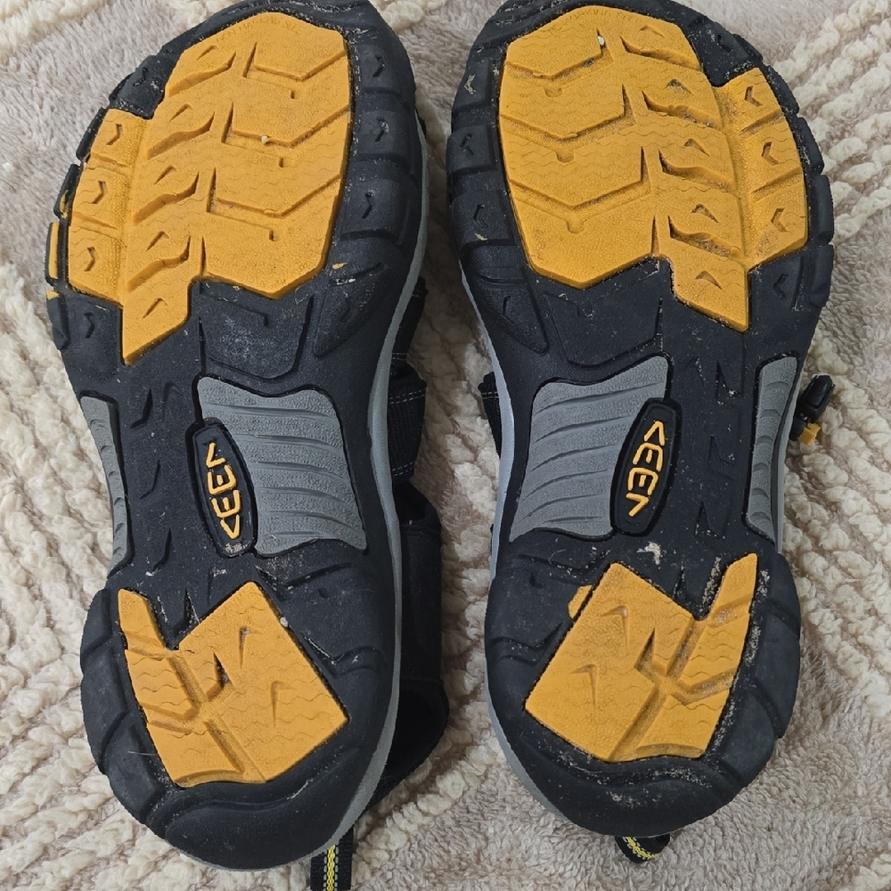 Keen Men's Black and Yellow Outdoor Sandals - Picture 5 of 5